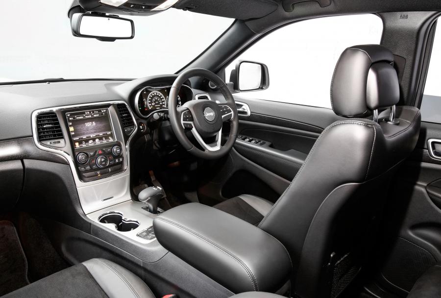  Jeep Grand Cherokee Blackhawk 2015 года  (фото 19 из 26)